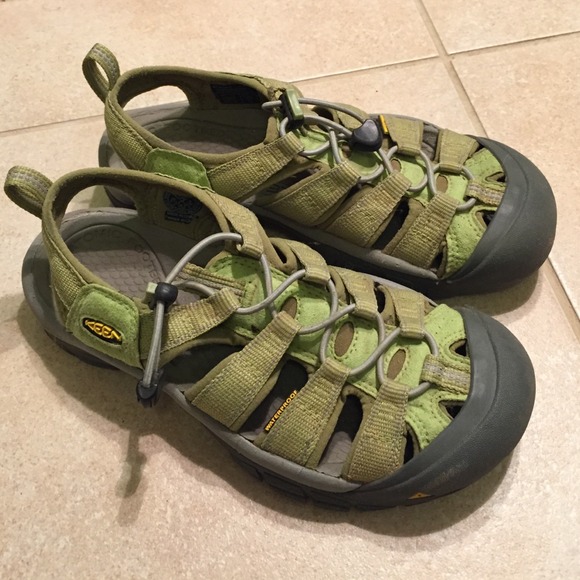 Keen Shoes | Waterproof In Great Condition | Poshma