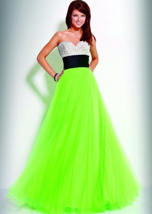 Prom Dress | Lime green prom dresses, Green prom dress, Pretty .