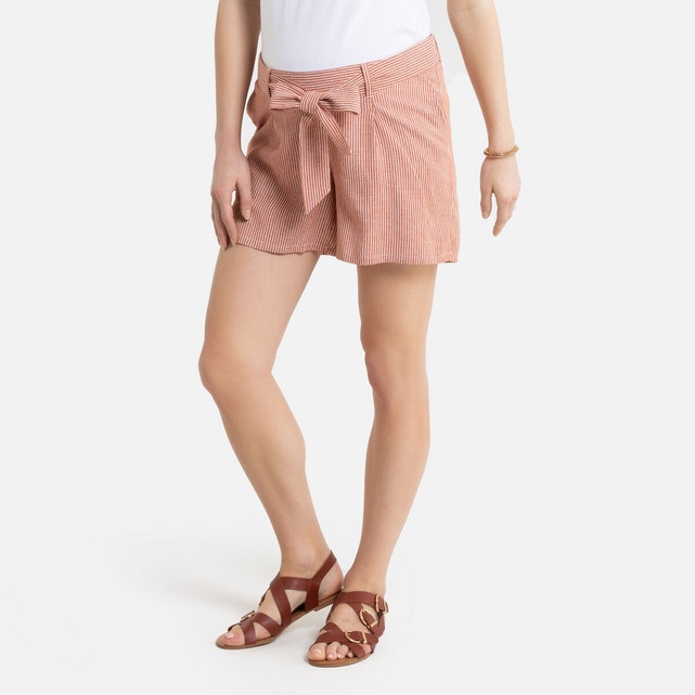 Linen mix maternity shorts in striped print with paperbag waist .