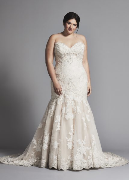 Strapless Lace Mermaid Wedding Dress | Kleinfeld Brid