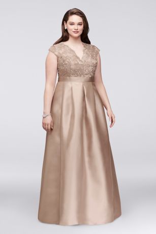 Scalloped Lace and Mikado V-Neck Plus Size Gown | David's Bridal .