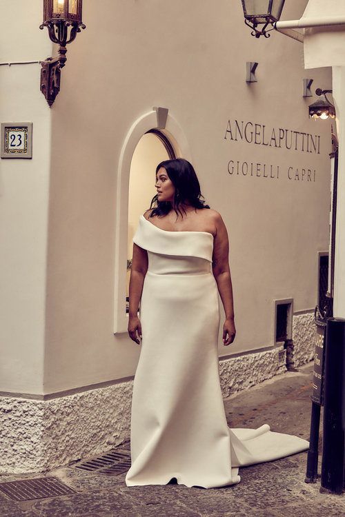 Pin on Minimalist Wedding Dresses Gowns for the Curvy Plus Size Bri