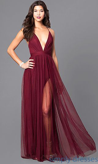 What's the trend of prom dresses this year? | Vestidos formais .