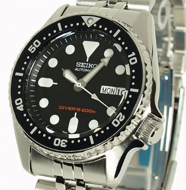 Seiko Mid Size Automatic, 200m Pro Scuba Divers, Stainless Steel .