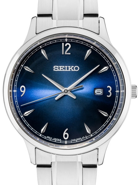 Seiko Quartz Watch with 40mm Stainless Steel Case and Bracelet .