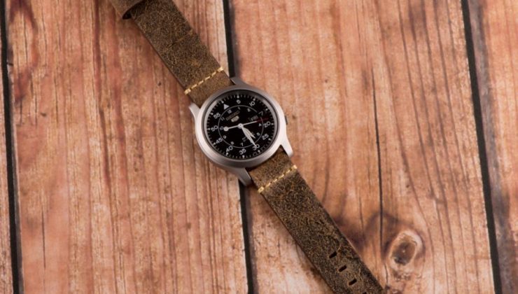 WATCH STRAP OF THE DAY – BROWN CLOCKWORK SYNERGY STRAP ON A SEIKO .