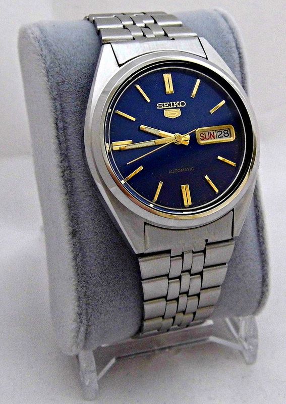 Vintage Seiko Men's Automatic (Self-Winding) Wrist Watch, Made In .